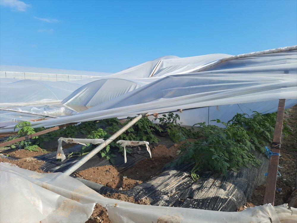 Mersin’de Şiddetli Rüzgar Ve Sağanak Etkili Oldu