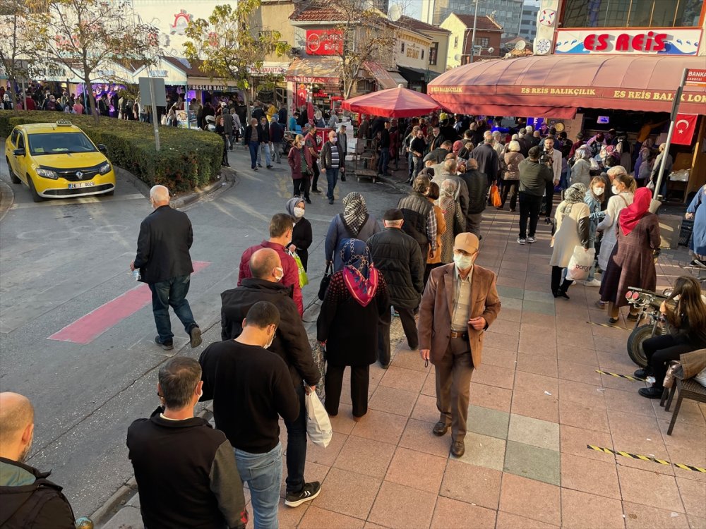 Eskişehir'de Hamsi Kuyruğu
