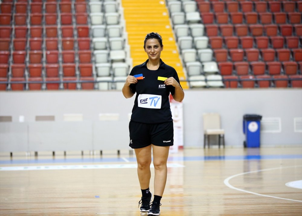 Kadın Hentbol Hakeminin Hedefi Şampiyonlar Ligi Finali Yönetmek
