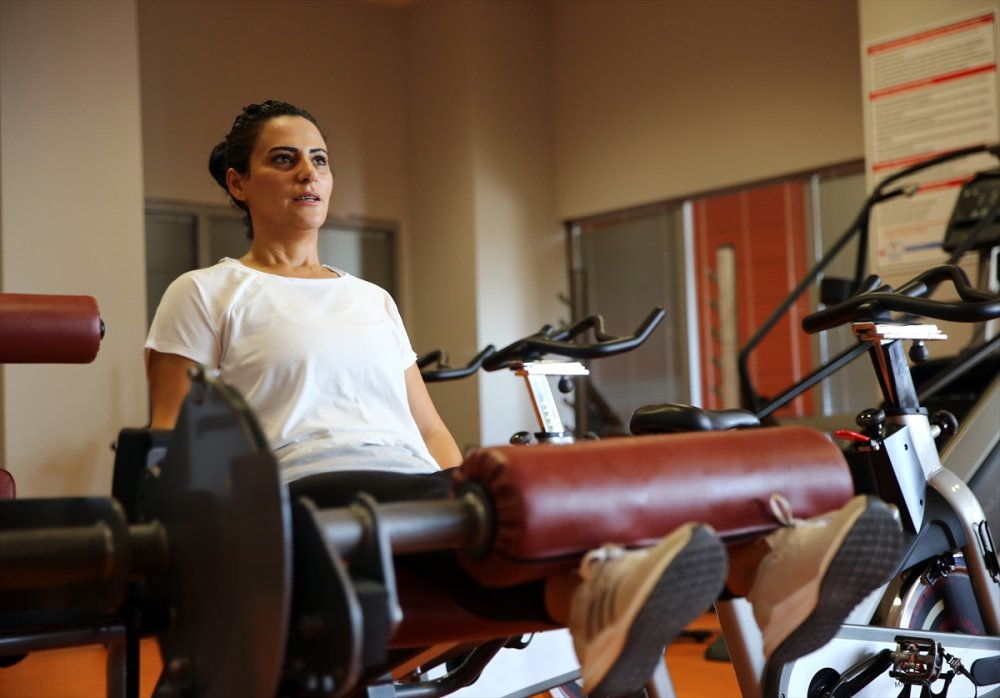 Kadın Hentbol Hakeminin Hedefi Şampiyonlar Ligi Finali Yönetmek