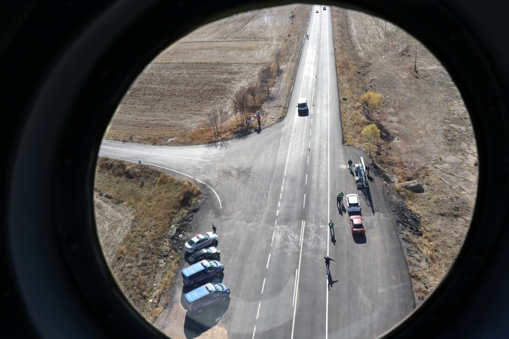 Kayseri'de Jandarmadan Helikopter Destekli Trafik Denetimi