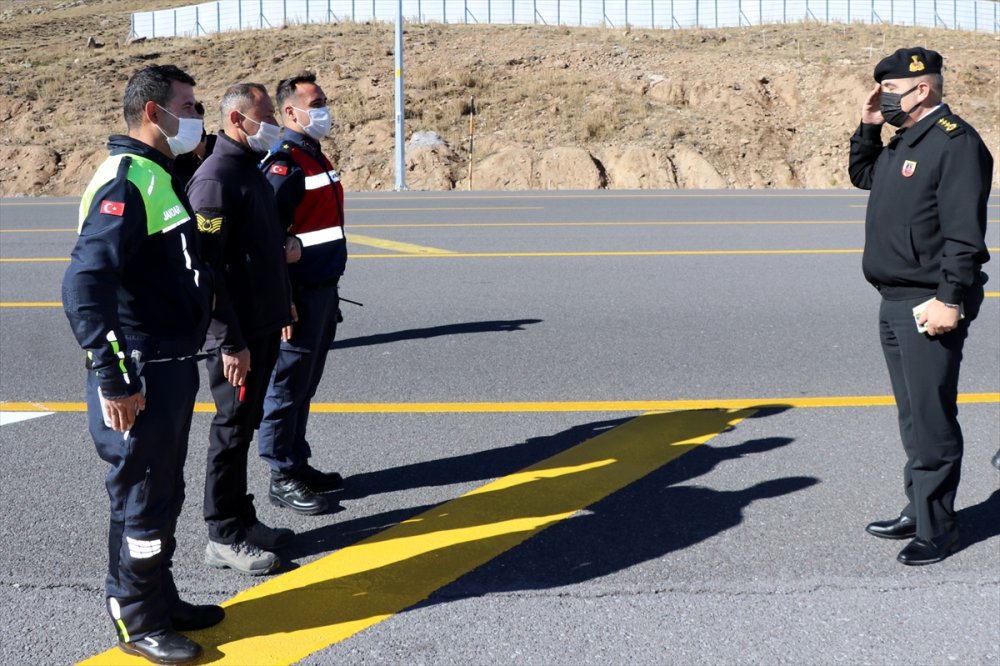 Kayseri'de Jandarmadan Helikopter Destekli Trafik Denetimi