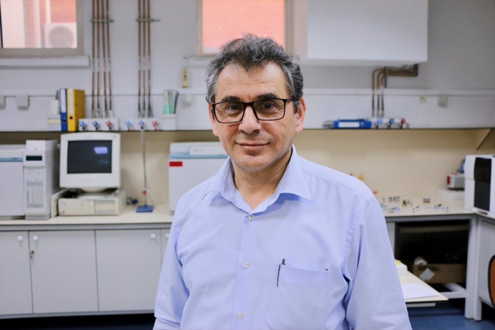 Üniversitede Tıbbi Ve Aromatik Bitkilerin Yağı Ve Esansını Çıkarıyorlar