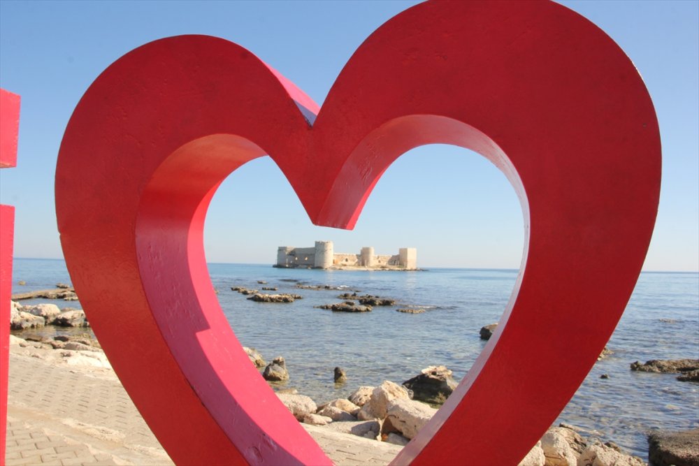 Kasımda Kızkalesi'nde Deniz Keyfi