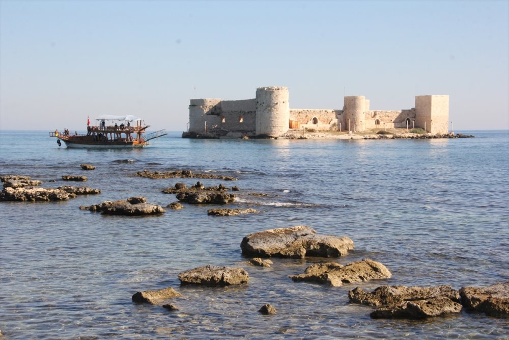 Kasımda Kızkalesi'nde Deniz Keyfi
