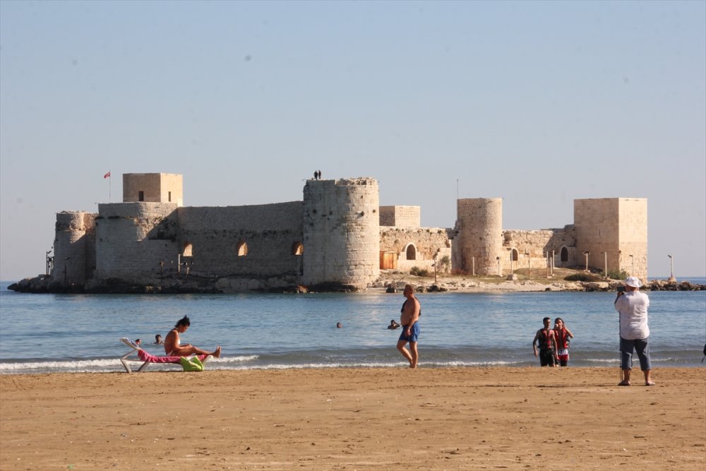 Kasımda Kızkalesi'nde Deniz Keyfi