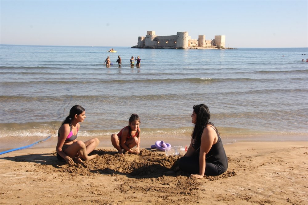 Kasımda Kızkalesi'nde Deniz Keyfi