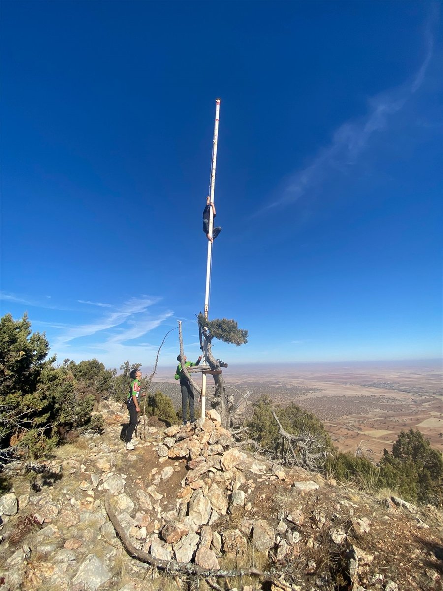Toroslar'ın Zirvesindeki Türk Bayrağı Değişimi