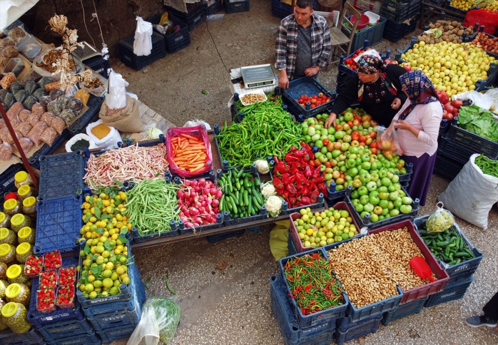 Doğayla İç İçe Alışverişin Adresi: Zeyve Pazarı