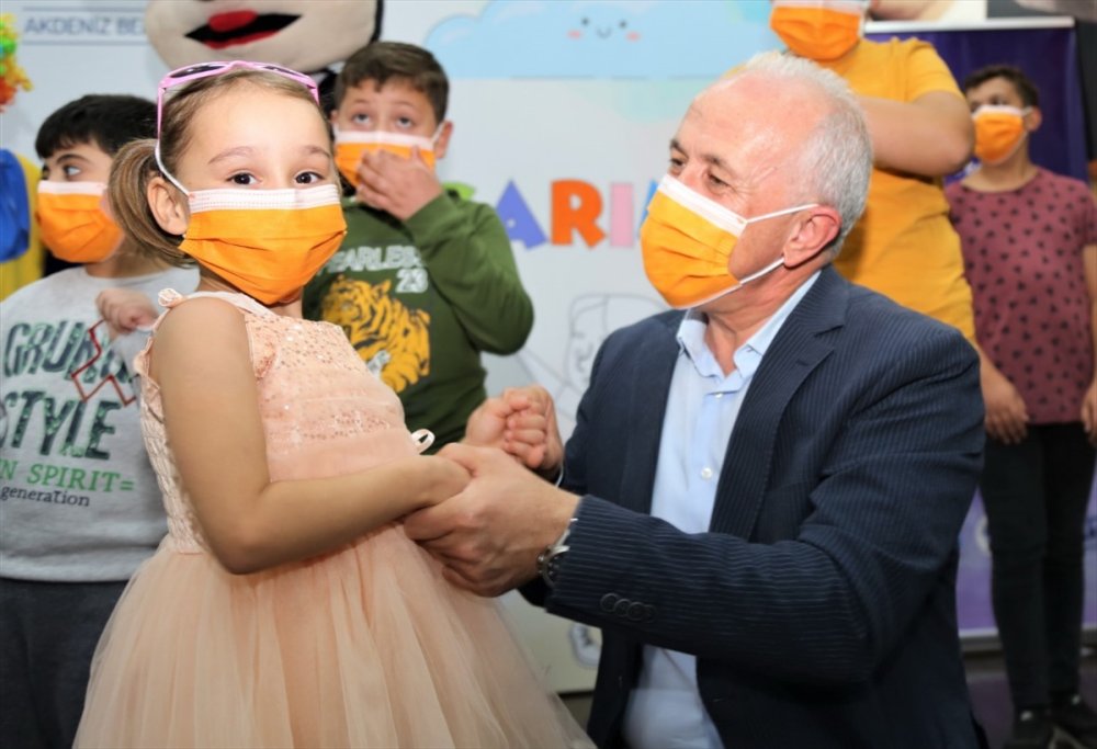 Akdeniz Belediye Başkanı Gültak, Lösemili Çocuklarla Buluştu