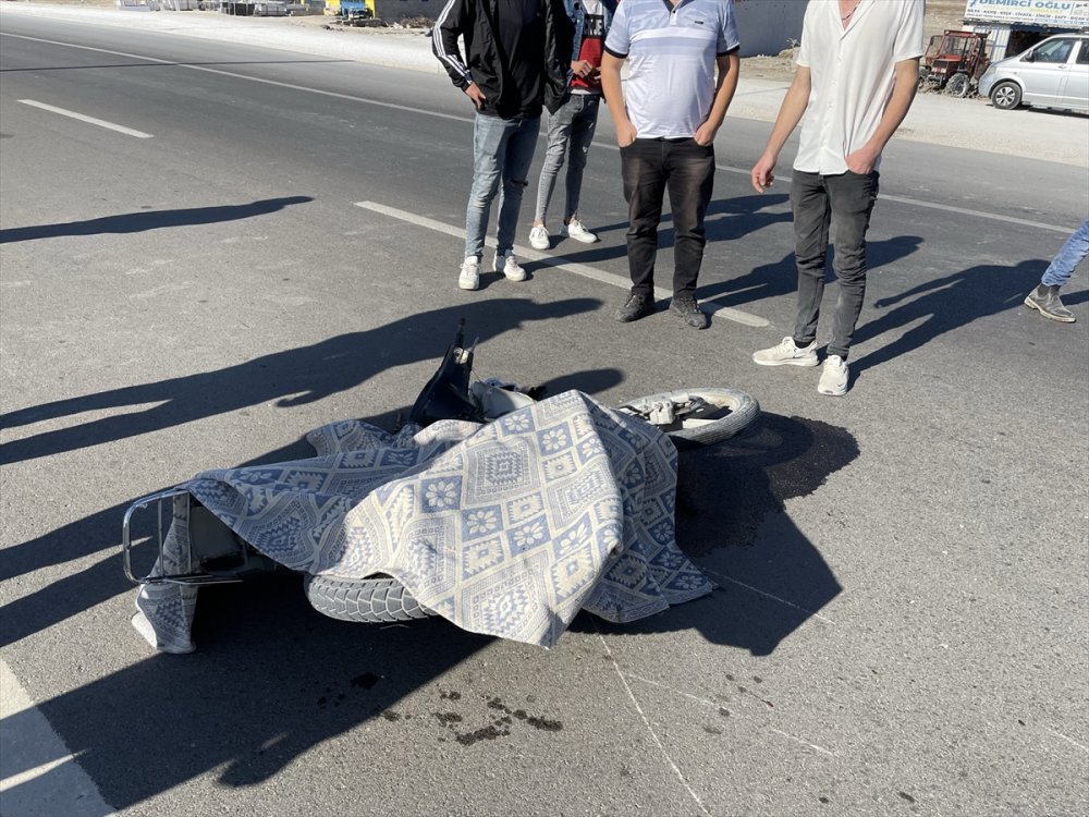 Aksaray'da Trafik Kazası: 2 Öldü, 1 Yaralı