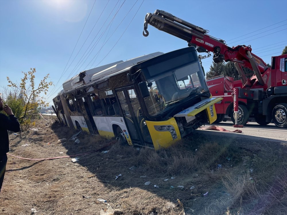 Konya'da Belediye Otobüsü Kaza Yaptı: 17 Yaralı