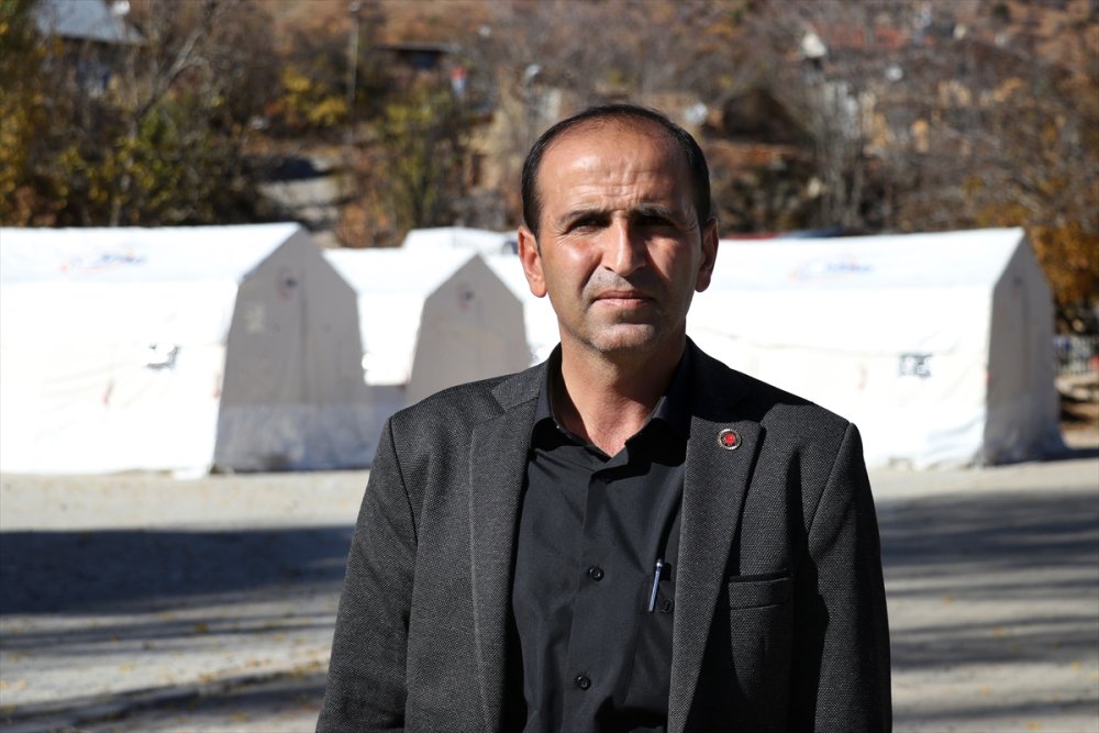 Afad, Konya'daki Depremden Etkilenen Mahalleye Çadır Kurdu