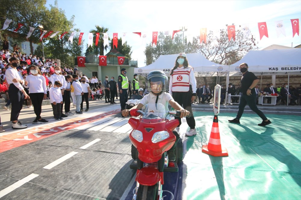 Kaş'ta Trafik Etkinliği Düzenlendi