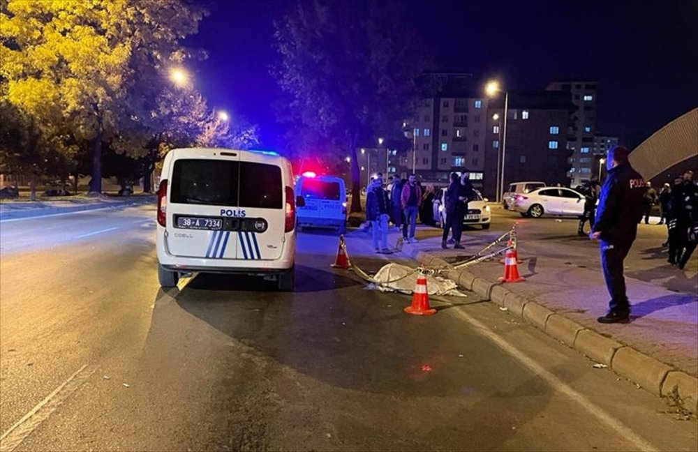 Kayseri'de Minibüsün Çarptığı Kadın Hayatını Kaybetti