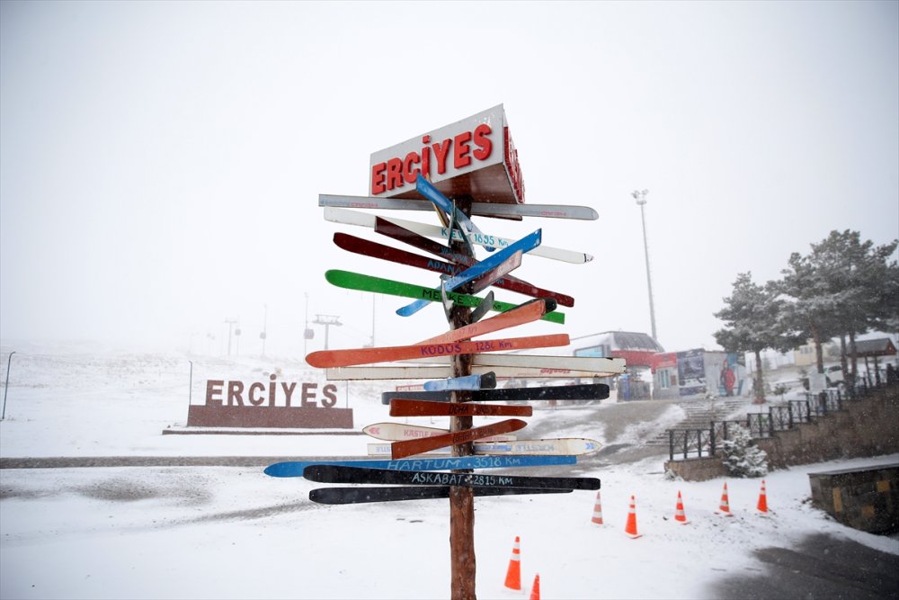 Erciyes Kayak Merkezi'nde Kış Manzaraları