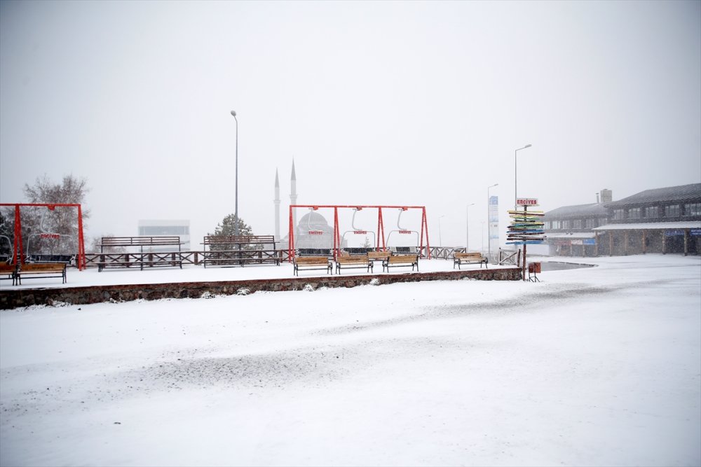 Erciyes Kayak Merkezi'nde Kış Manzaraları