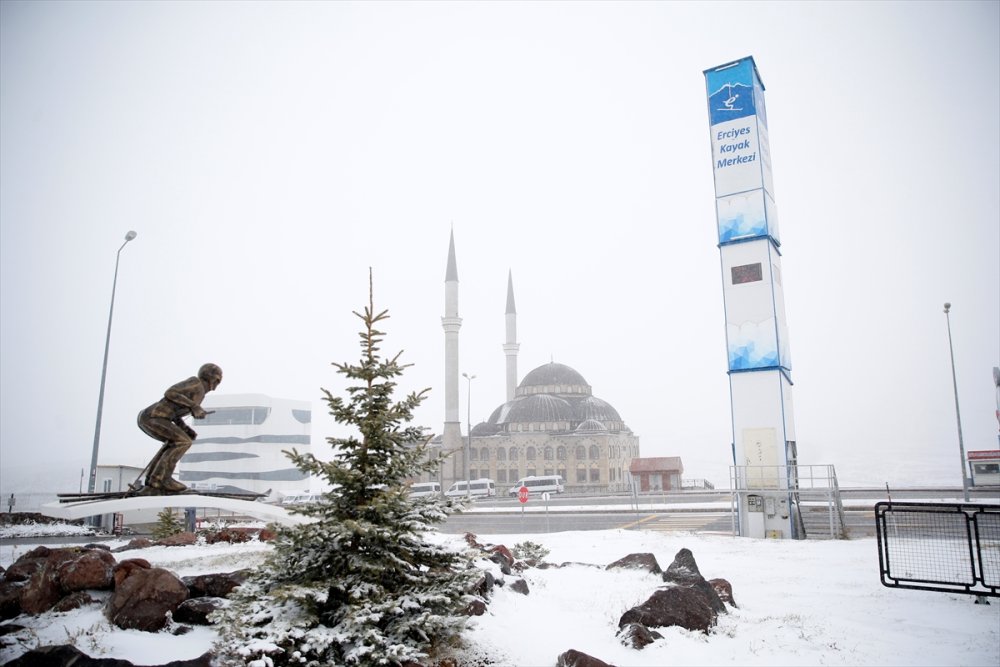 Erciyes Kayak Merkezi'nde Kış Manzaraları
