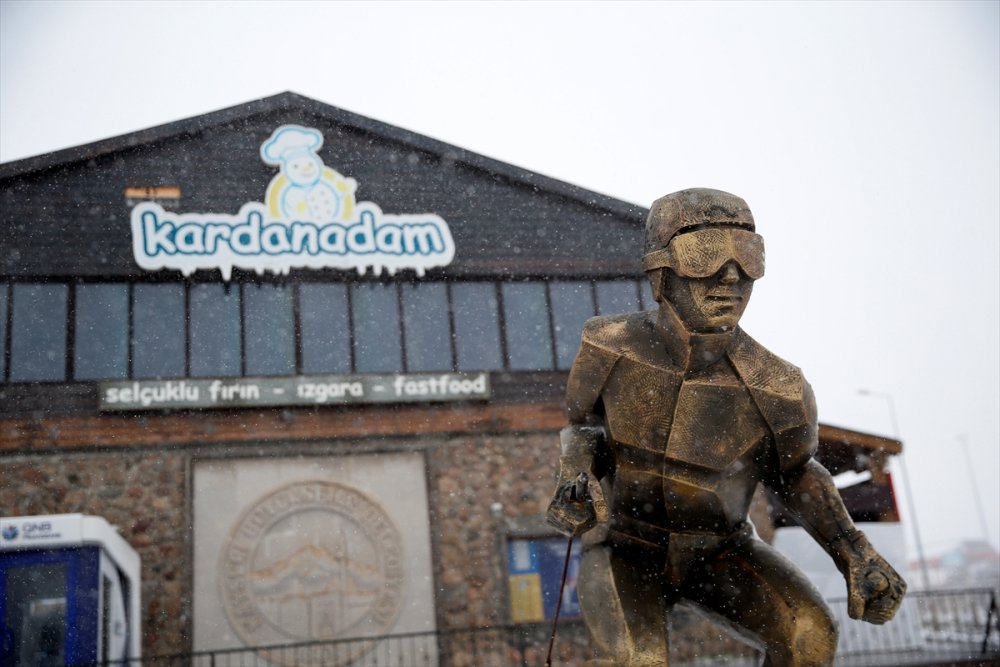 Erciyes Kayak Merkezi'nde Kış Manzaraları