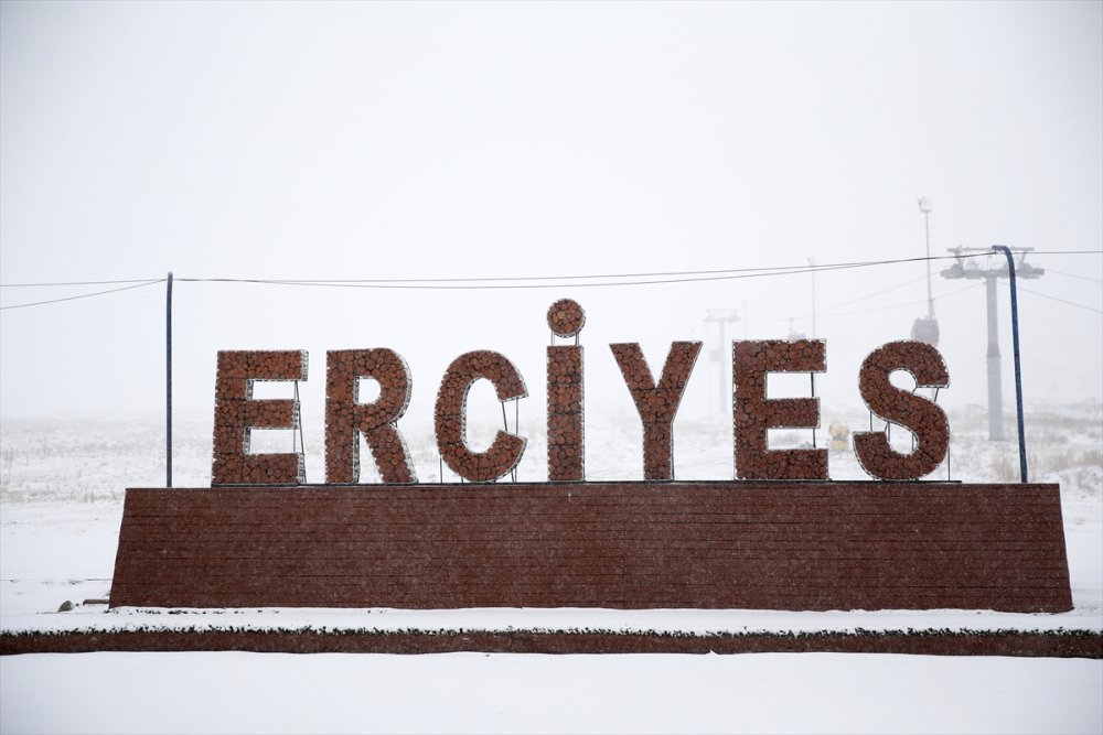 Erciyes Kayak Merkezi'nde Kış Manzaraları