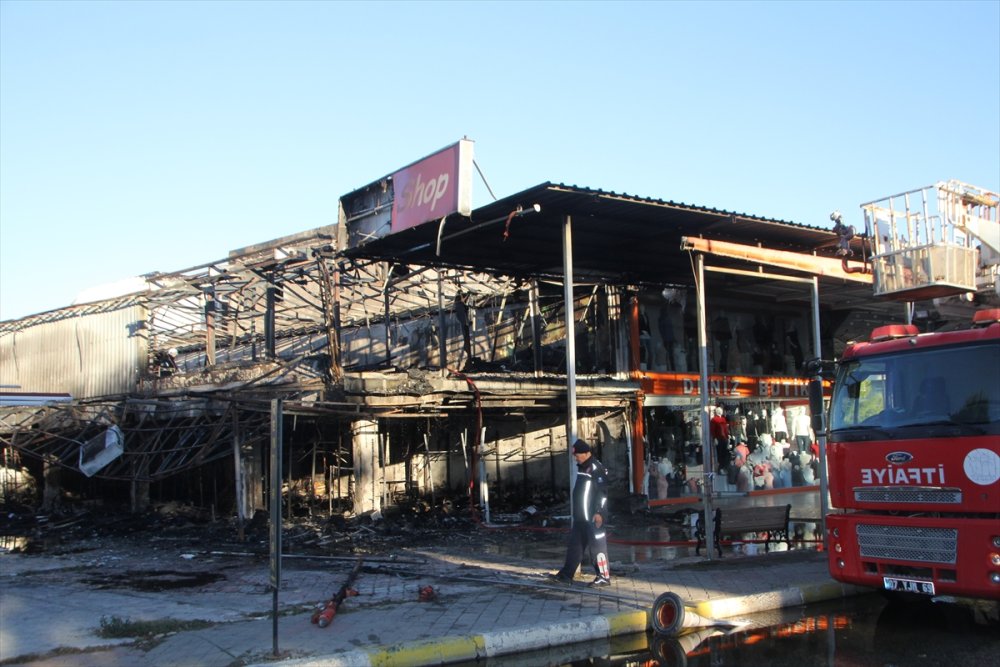 Antalya'da İş Yeri Küle döndü