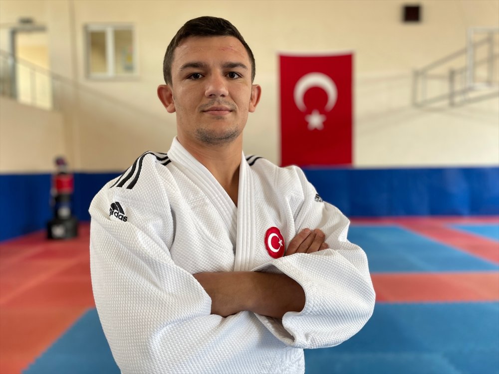 İşitme Kaybı Yaşadı Ama Hayallerini Kaybetmedi