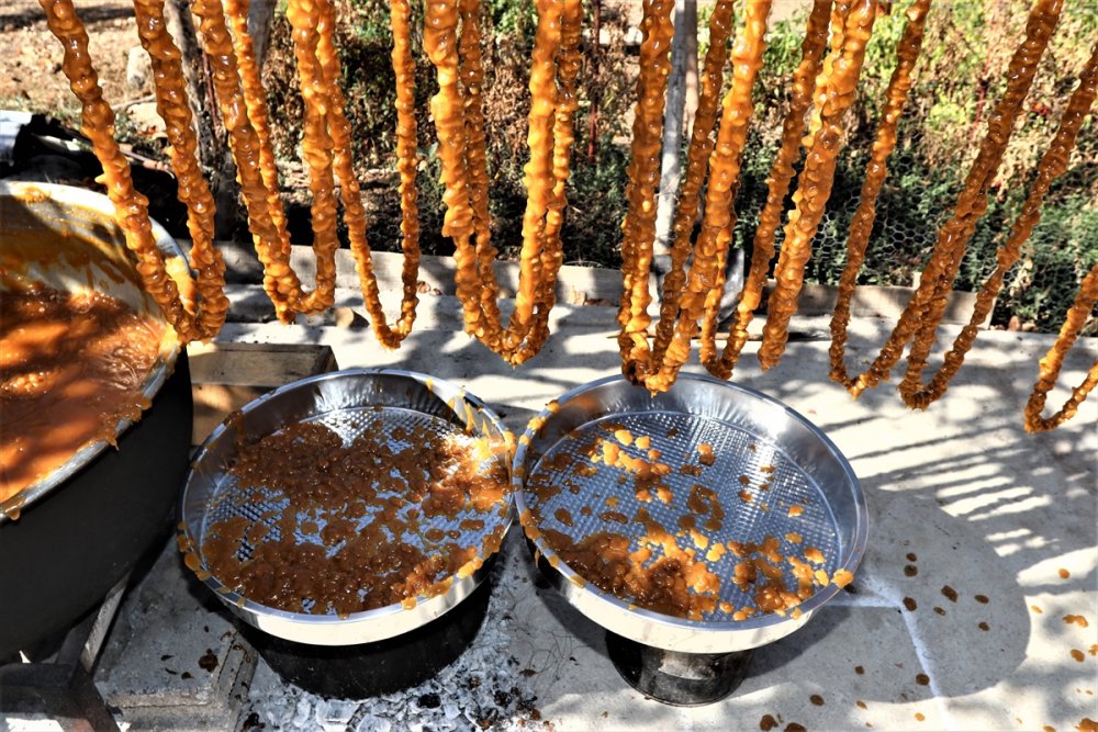 Karaman'da Pekmez ve Cevizin Harika Uyumu