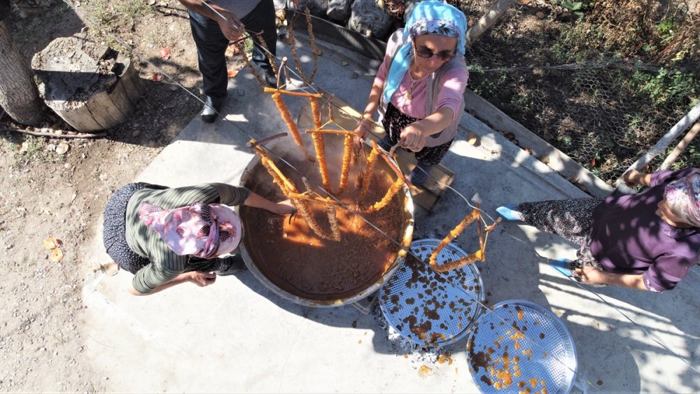 Karaman'da Pekmez ve Cevizin Harika Uyumu