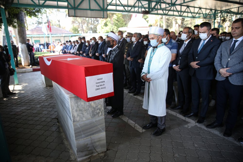 Tarsus'ta Şehit Celal Esen Toprağa Verildi