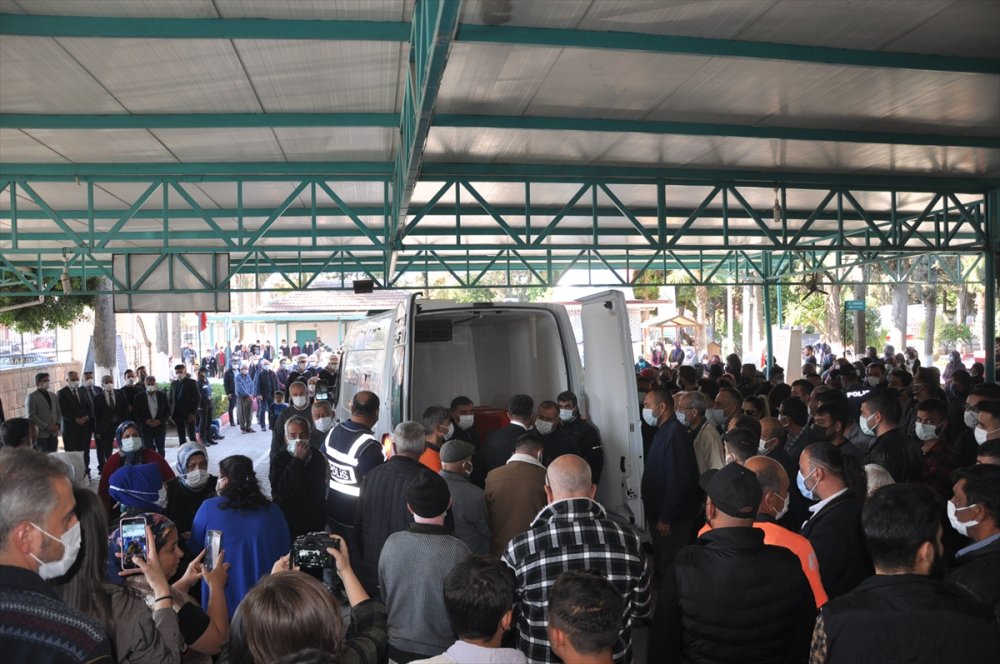 Tarsus'ta Şehit Celal Esen Toprağa Verildi