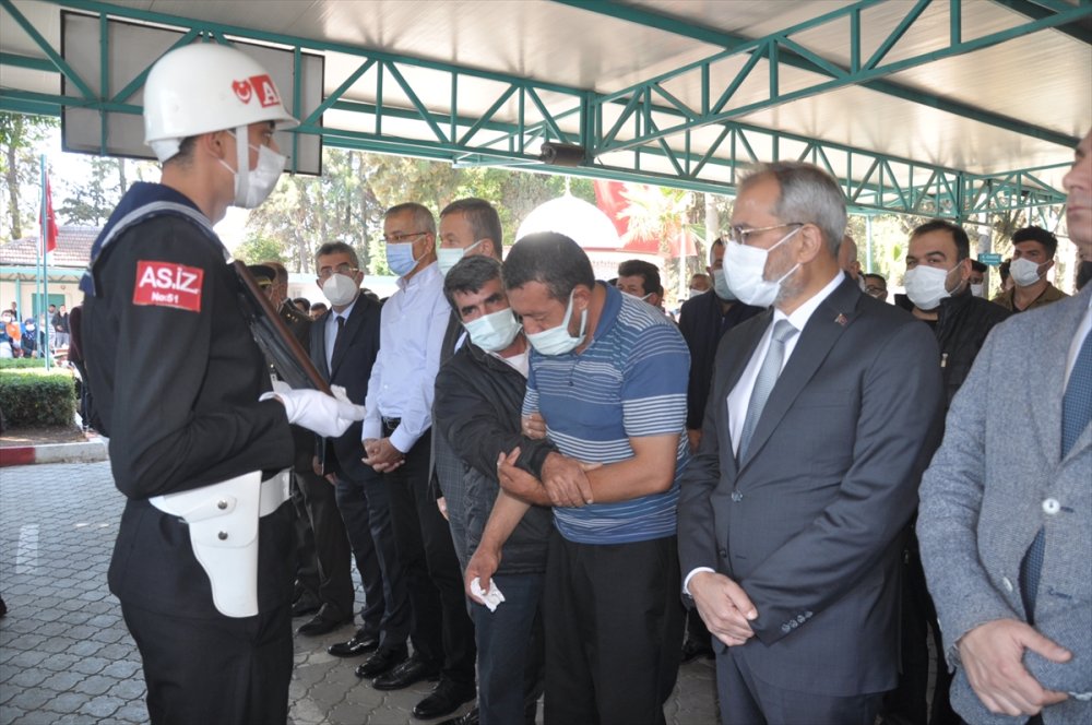 Tarsus'ta Şehit Celal Esen Toprağa Verildi