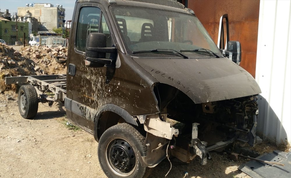Mersin'de Hacizli Araçların Parçalarını Satan Şüpheli Yakalandı