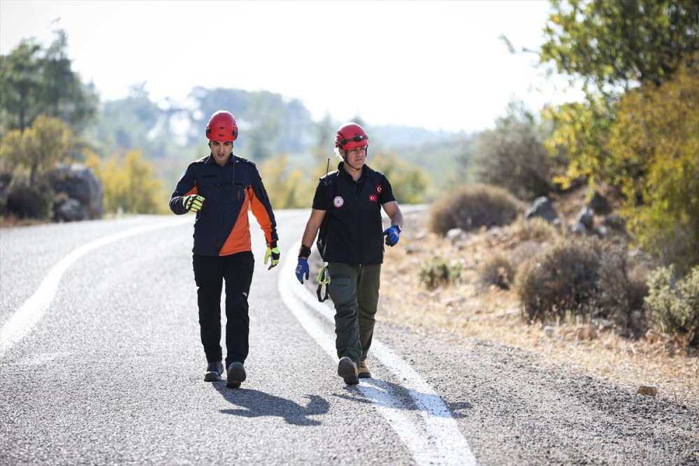 Mersin'de Kaybolan 3 Yaşındaki Çocuğu Arama Çalışmaları Sürüyor