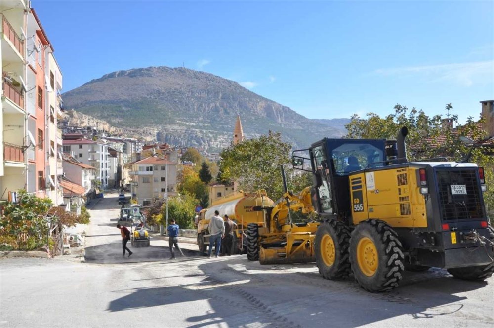 Ermenek'te Asfaltlama Çalışmaları Devam Ediyor