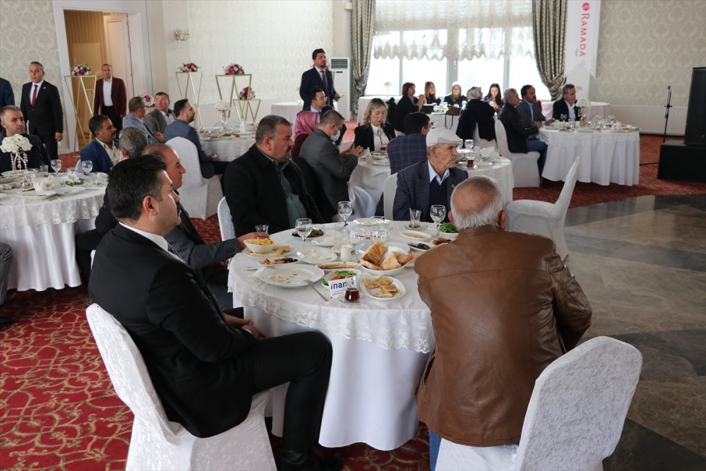 MHP'li Özdemir, Niğde'de Muhtarlarla Buluştu