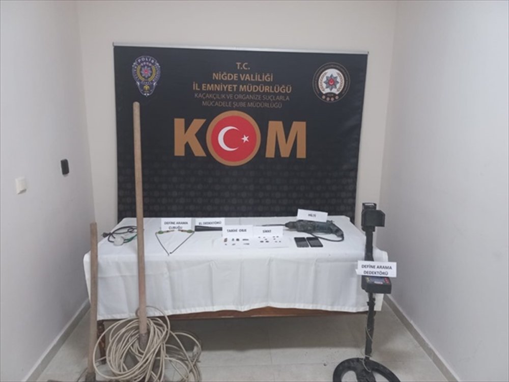 Niğde'de İzinsiz Kazı Yapan 2 Şüpheli Suçüstü Yakalandı