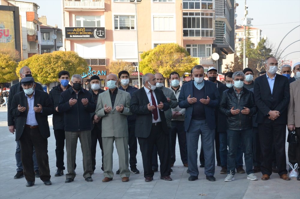 Sezai Karakoç İçin Gıyabi Cenaze Namazı