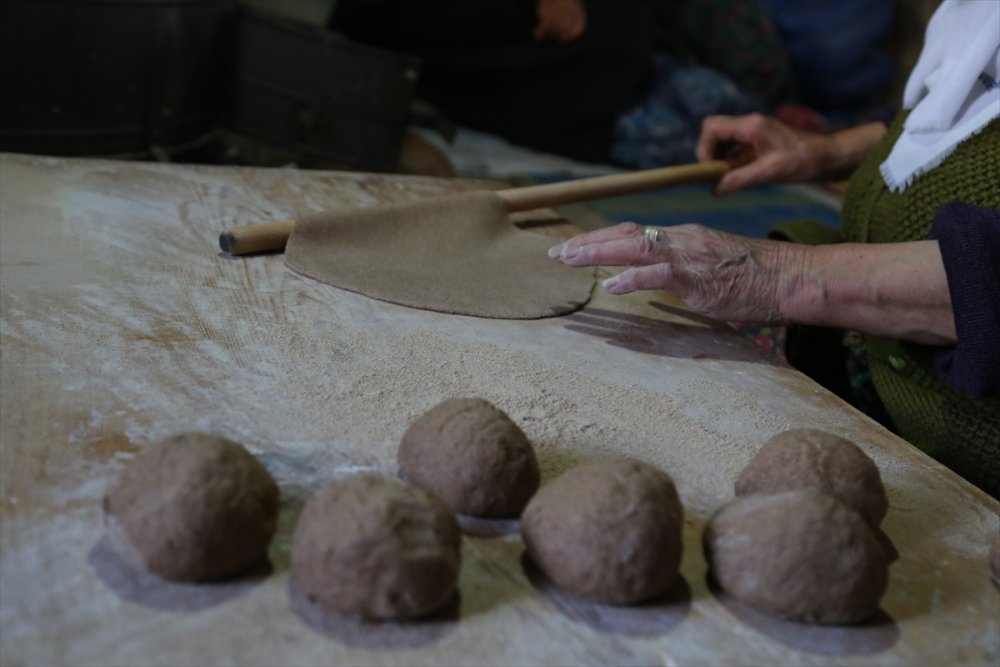 Yaban Armutlarının Yufkaya Dönüşüm Hikayesi