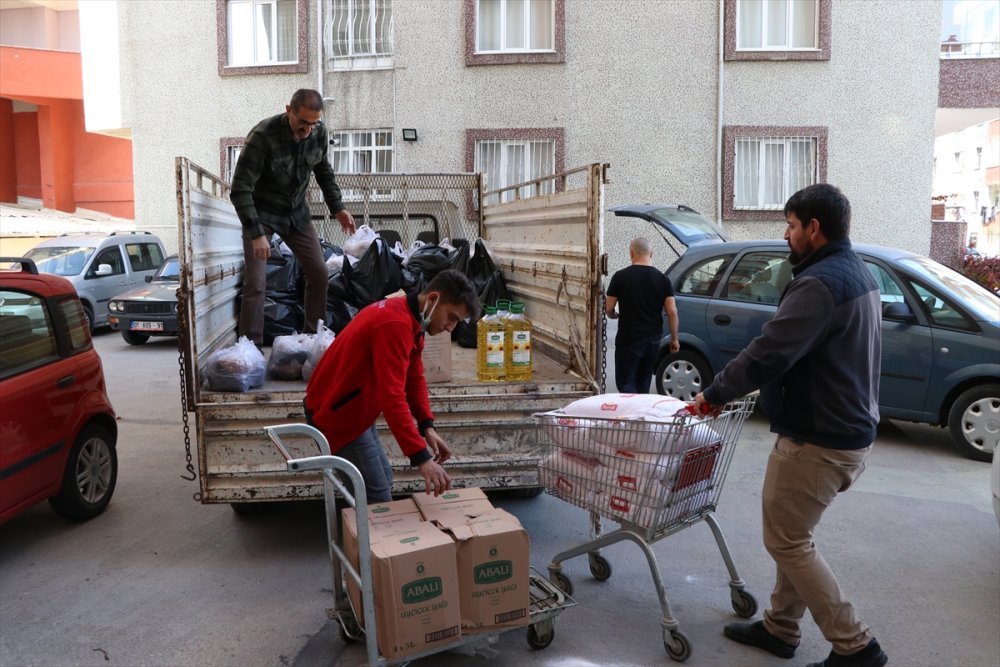 Niğdeli Hayırseverden Yetimlere Ve Ailelerine Yardım Eli