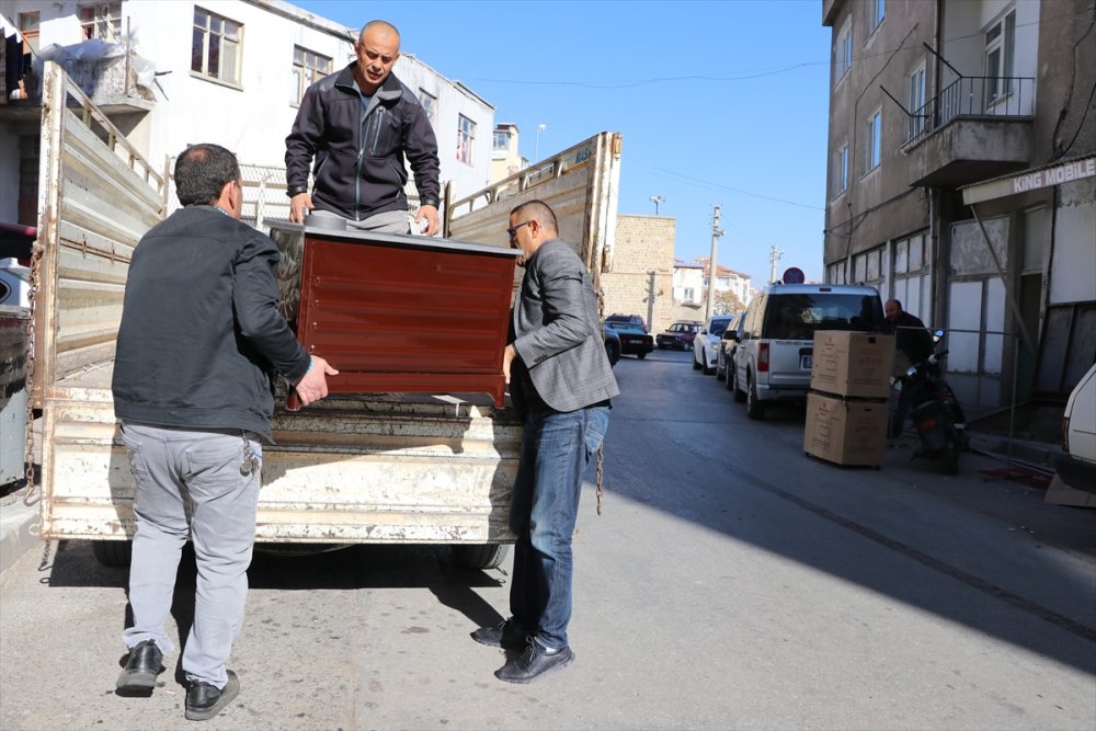 Niğdeli Hayırseverden Yetimlere Ve Ailelerine Yardım Eli