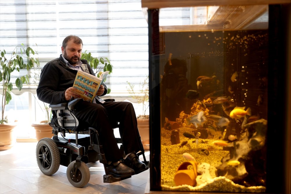 "Engel"ini Aşan Öğretmen, Milyonlarca Öğrenciye Ulaştı