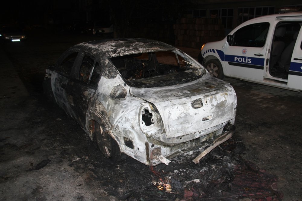 Konya'da Biri Kamyon 4 Araç Yandı