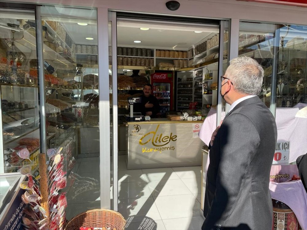Niğde Valisi Şimşek, Esnafı Ziyaret Etti