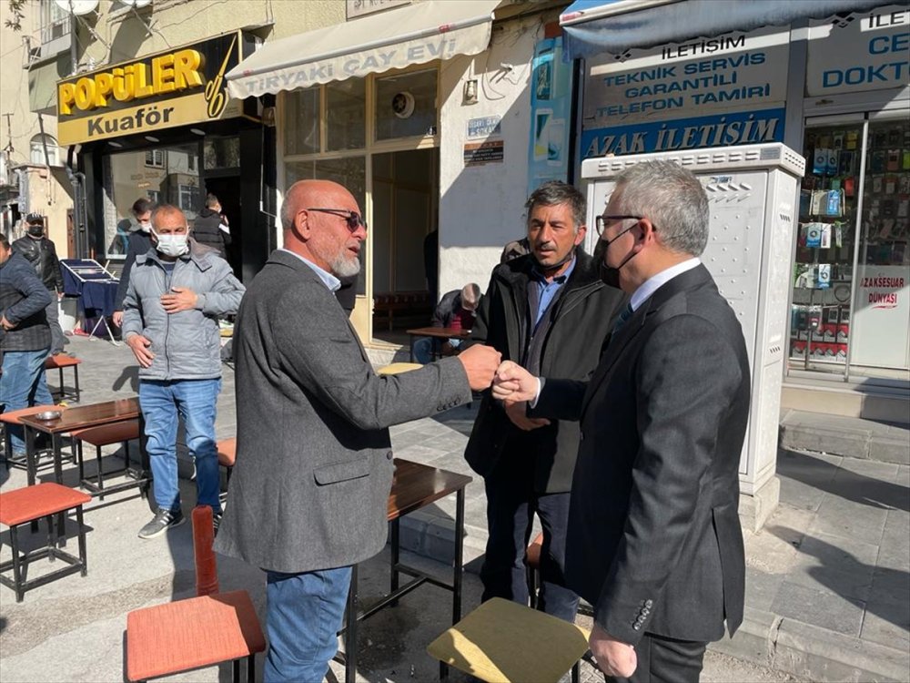 Niğde Valisi Şimşek, Esnafı Ziyaret Etti