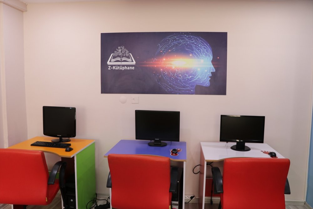 Niğde'de "Yeni Nesil Öğretmenler Odası" Ve "Z Kütüphane" Açılışı