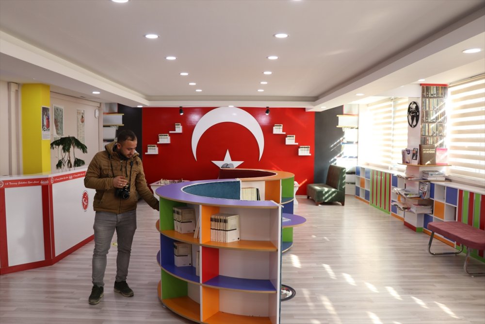 Niğde'de "Yeni Nesil Öğretmenler Odası" Ve "Z Kütüphane" Açılışı