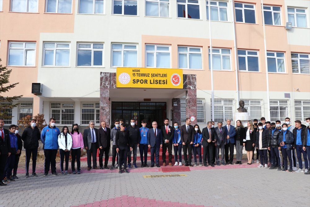 Niğde'de "Yeni Nesil Öğretmenler Odası" Ve "Z Kütüphane" Açılışı