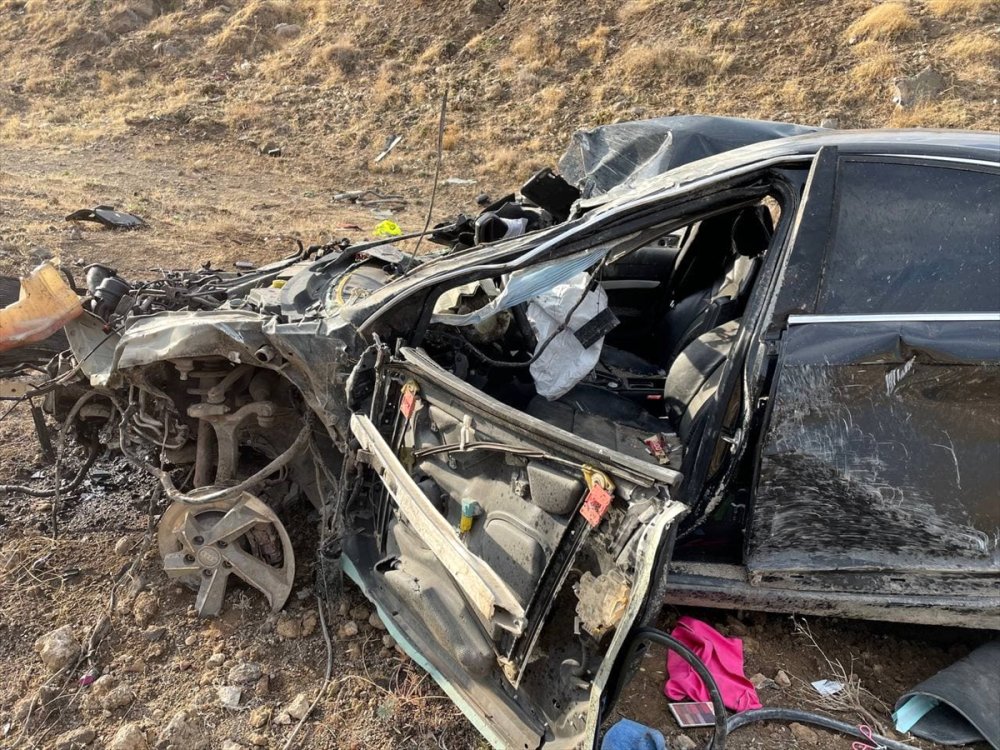 Aksaray'da Devrilen Otomobildeki 1 Kişi Öldü, 2 Kişi Yaralandı