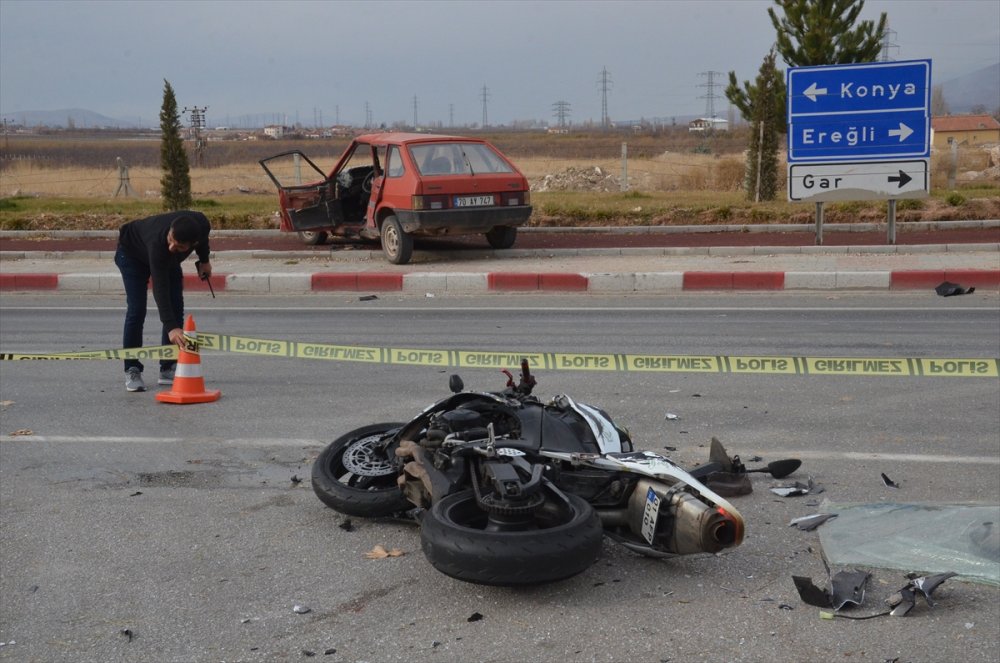 Karaman'da Motosiklet İle Çarpışan Otomobil Sürücüsü Kaçtı