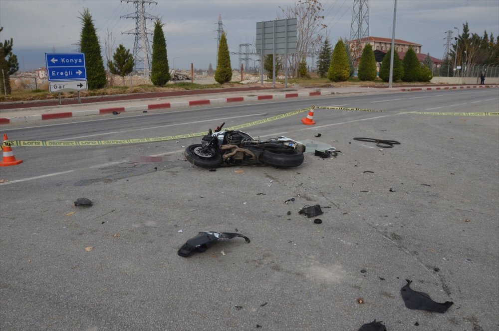 Karaman'da Motosiklet İle Çarpışan Otomobil Sürücüsü Kaçtı